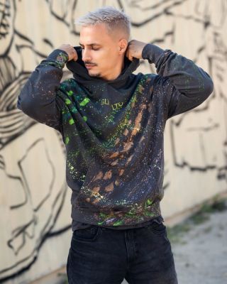 Prinášame ďalšiu zaujímavú kombináciu farieb 🟤🟢🟣. Farby sa krásne dopĺňajú, čo povieš? 🤔 Táto konkrétna je pánska vo...